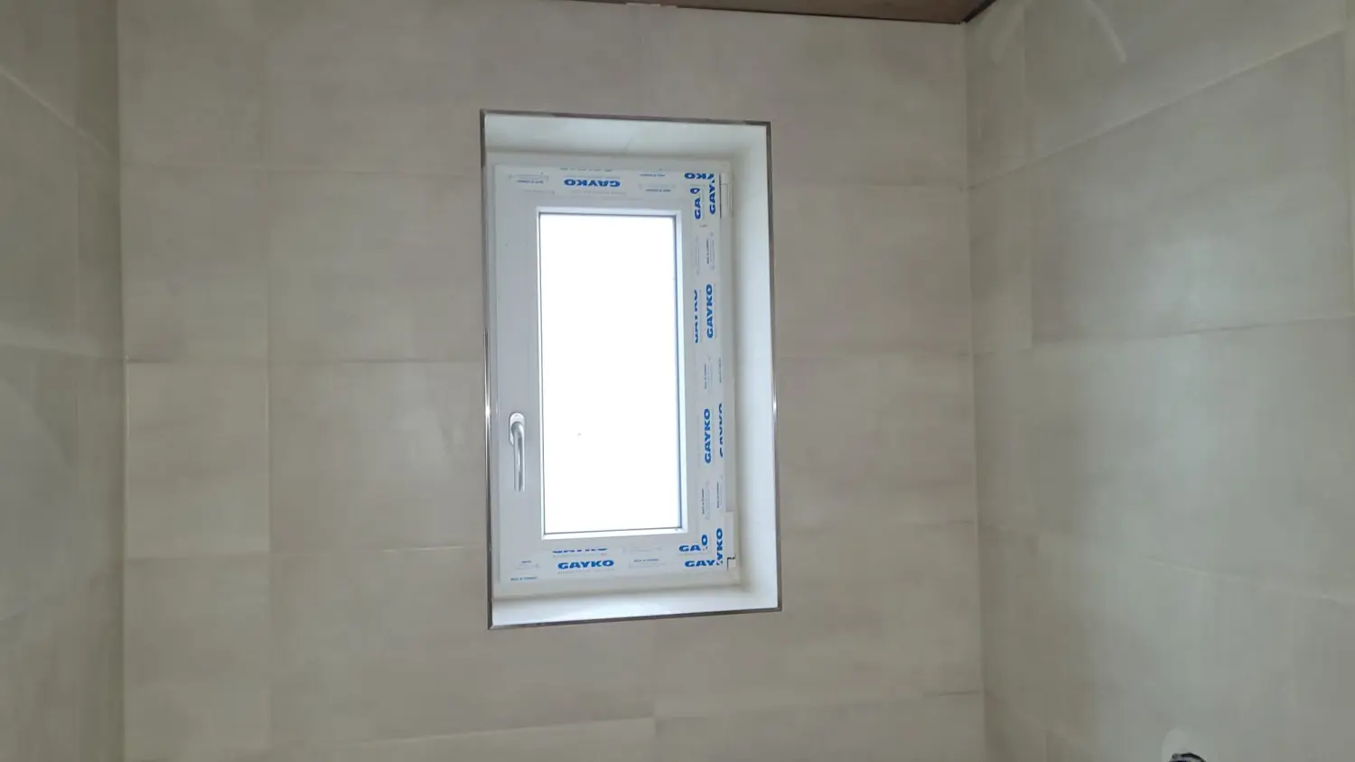 MS Bausanierung, Badezimmerfenster